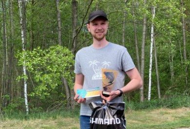 Pan Łukasz najlepszy w łowieniu ryb metodą spinningową