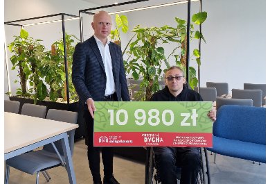 Wręczenie symbolicznego czeku